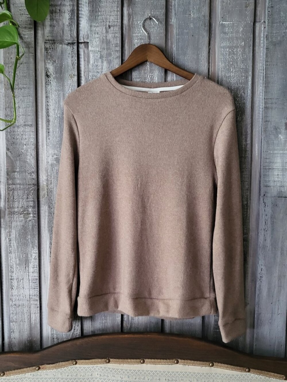 Crewneck Sweatshirt Medium Ultra Soft Rib Knit Pullover NWOT Taupe Brown